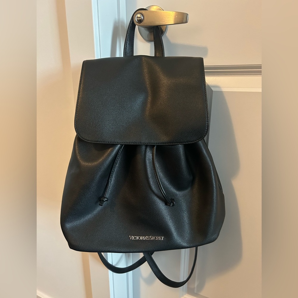 VS Black Leather Backpack! 🖤🎒